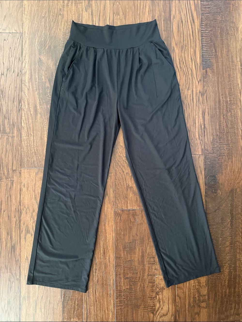 Vuori Women’s Black Wide-Leg Comfort Pants